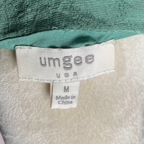 Umgee USA Green Floral Embroidered Peasant Flowy Dress Size Women’s M - Picture 7 of 8